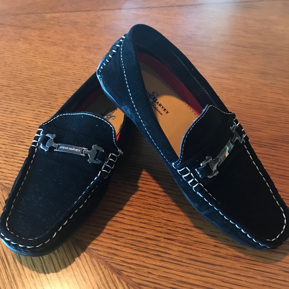 Steve Harvey driving loafers